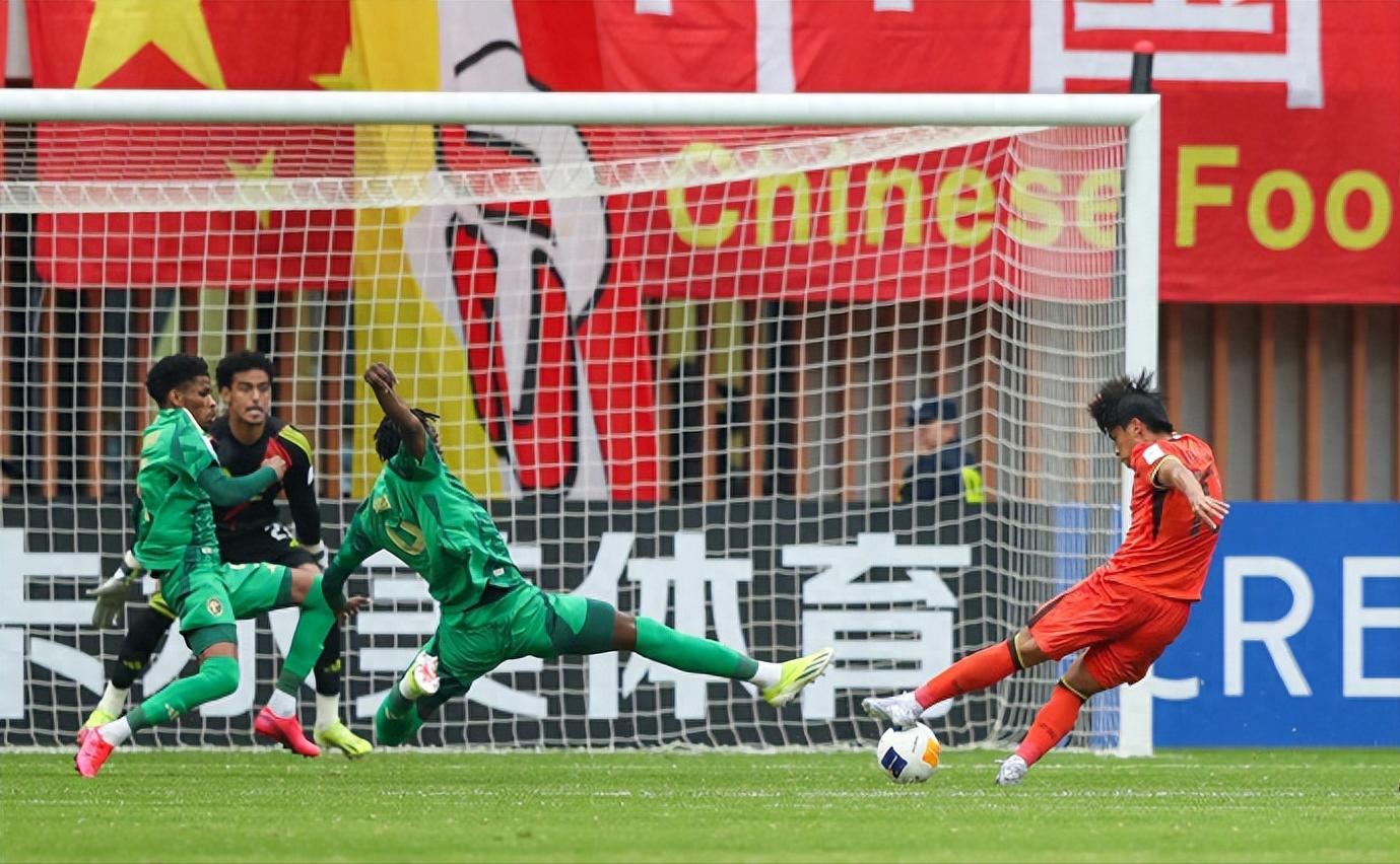 关于精彩比赛引发球迷热议,谁能称雄的信息 关于精彩比赛引发球迷热议,谁能称雄的信息