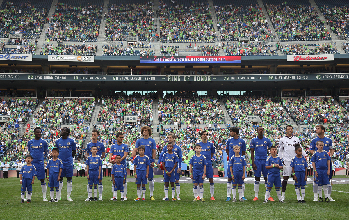 精彩足球对决引发球迷热议,成为焦点话题 精彩足球对决引发球迷热议,成为焦点话题