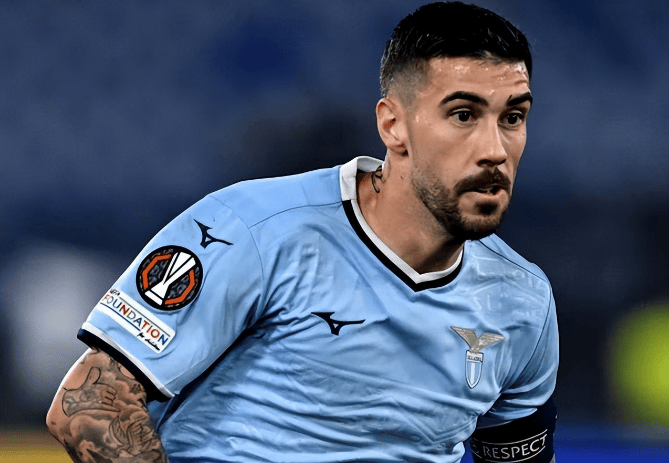 拉齐奥在关键比赛中以一球之差取胜 拉齐奥在关键比赛中以一球之差取胜