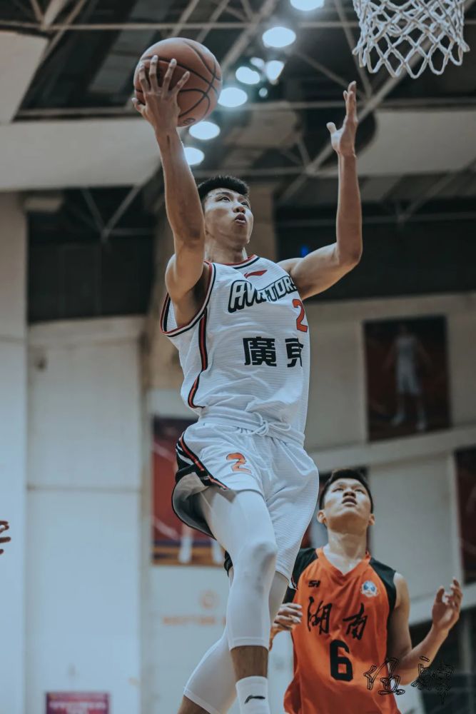 湖南队大胜对手，引爆全场热烈掌声的简单介绍