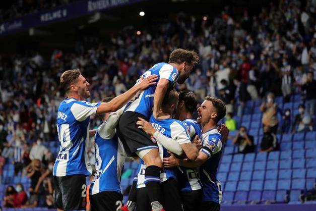 阿拉维斯客场击败对手,跻身前三 阿拉维斯客场击败对手,跻身前三