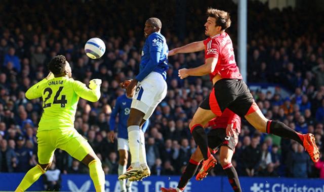 包含埃弗顿客场不敌西汉姆联,遭遇两连败的词条 包含埃弗顿客场不敌西汉姆联,遭遇两连败的词条