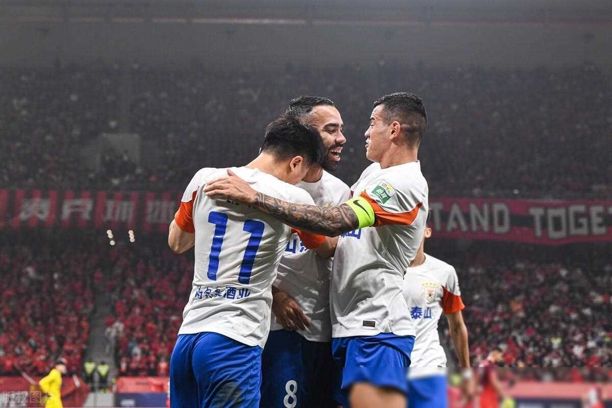 上港逆转恒大,中超积分榜前进一步 上港逆转恒大,中超积分榜前进一步