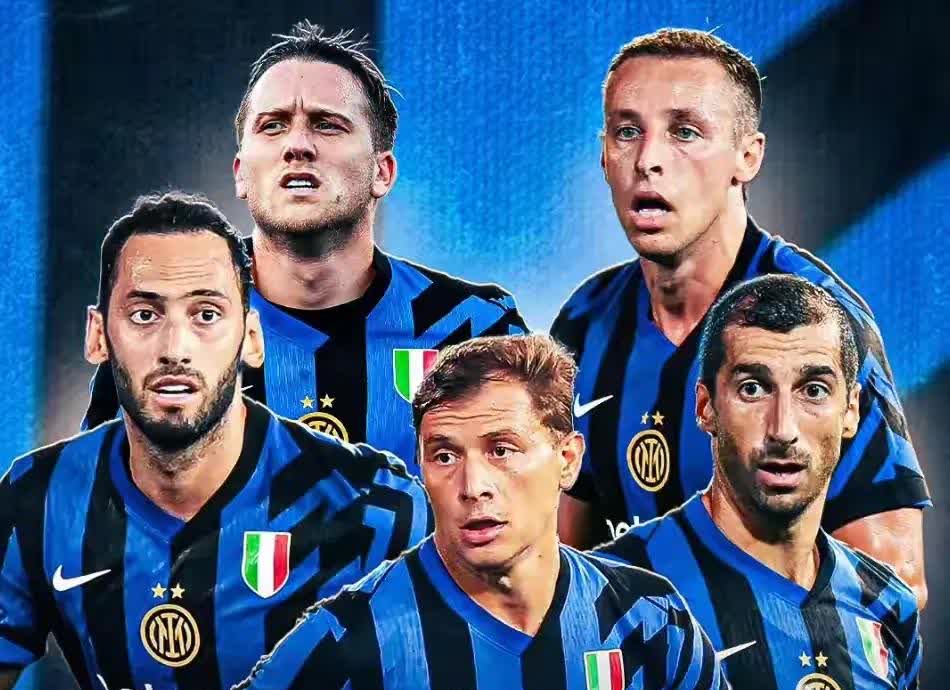 阿贾克斯与国米交锋,双方力争胜利 阿贾克斯与国米交锋,双方力争胜利