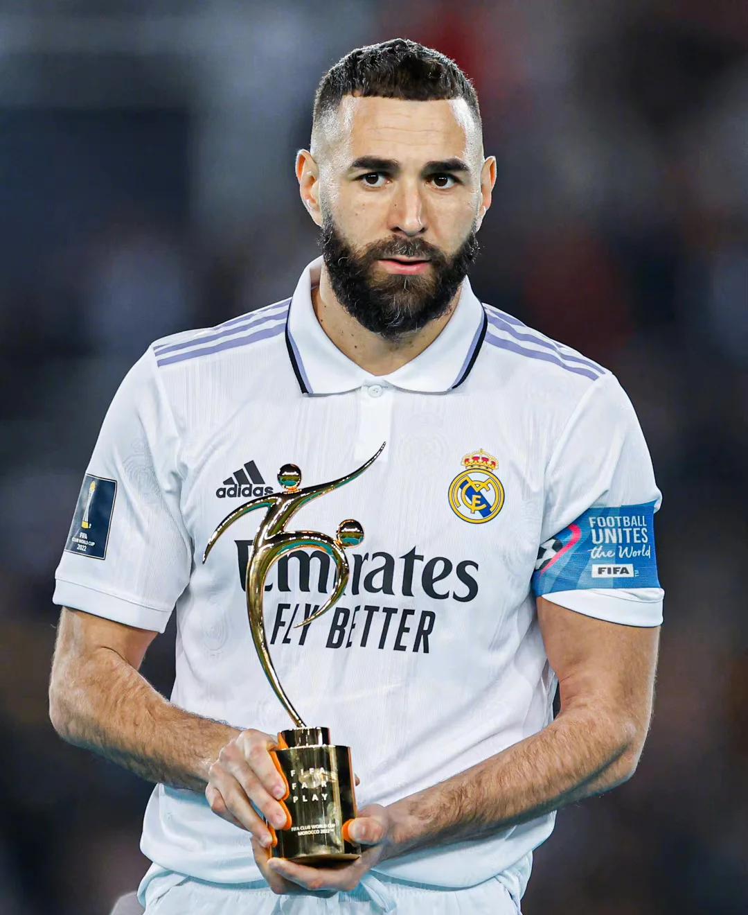 皇马凭借梅开二度赢得比赛,实现胜利 皇马凭借梅开二度赢得比赛,实现胜利