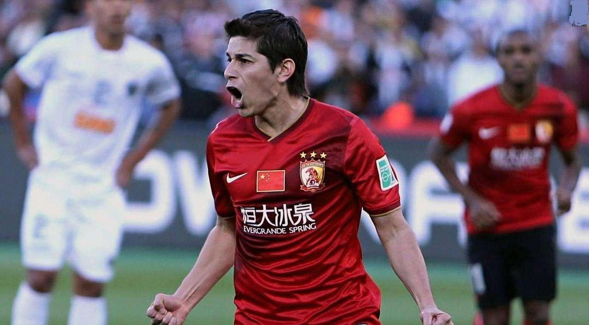 关于广州恒大主场逼平江苏苏宁,保持不败的信息 关于广州恒大主场逼平江苏苏宁,保持不败的信息