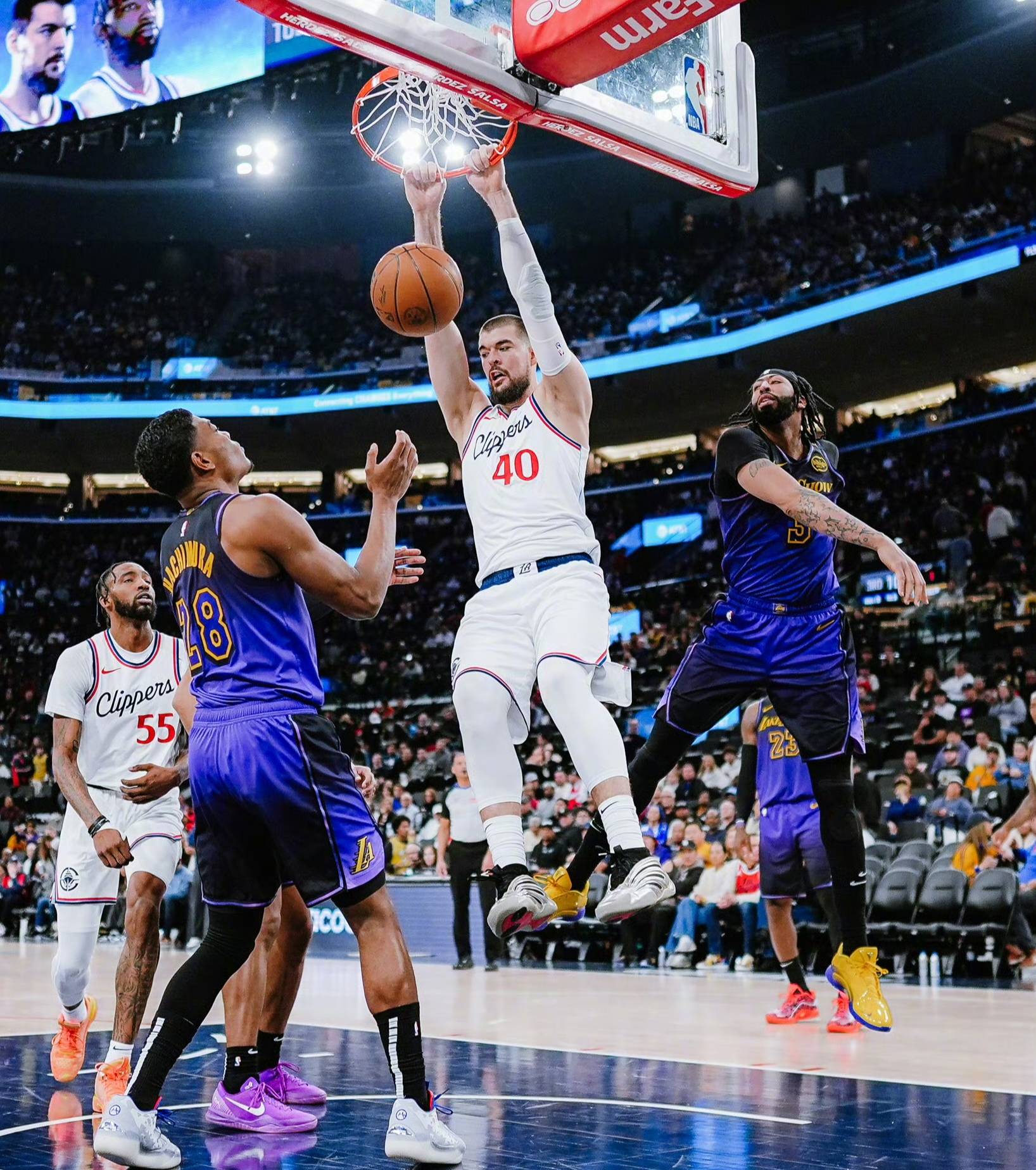 快船将球队火力集中于防守端 快船将球队火力集中于防守端