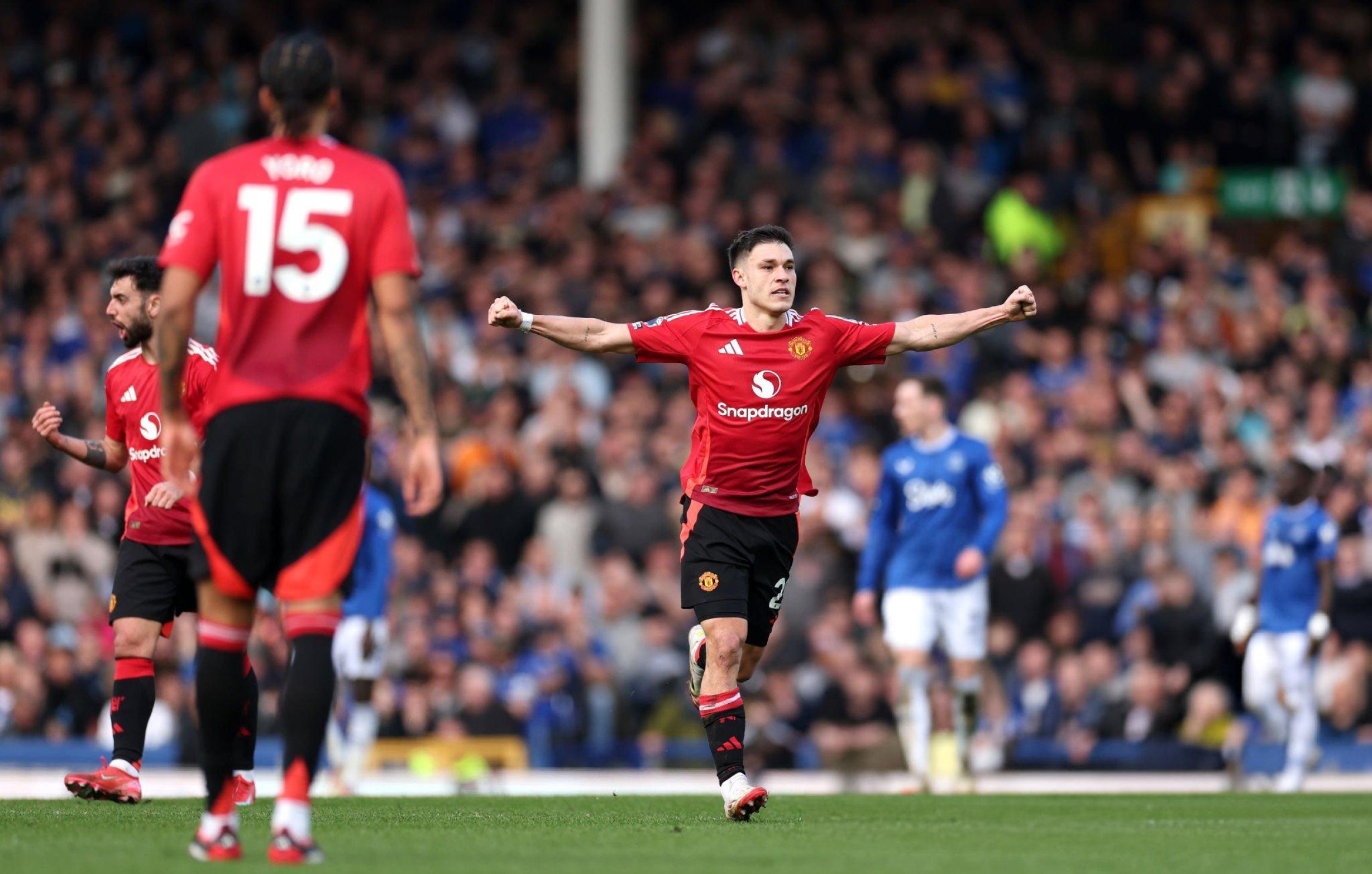 曼联势不可挡,埃弗顿将要面对挑战 曼联势不可挡,埃弗顿将要面对挑战