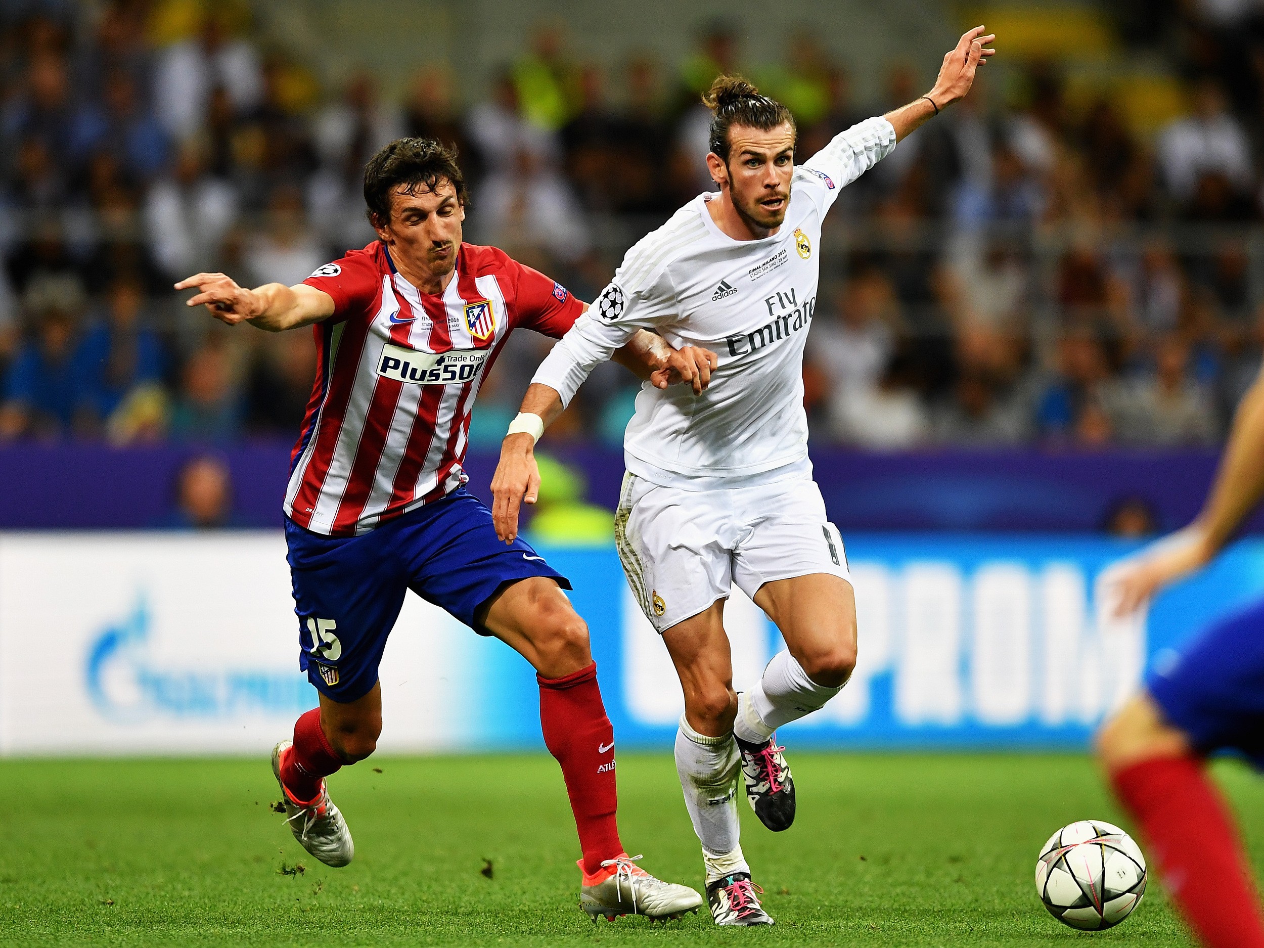 欧冠比赛精彩继续，球迷热情高涨的简单介绍