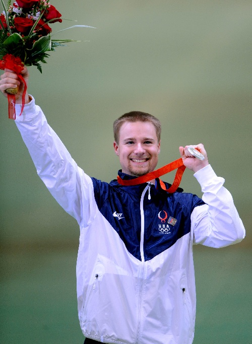 射击赛事收官,世界排名选手笑逐颜开 射击赛事收官,世界排名选手笑逐颜开