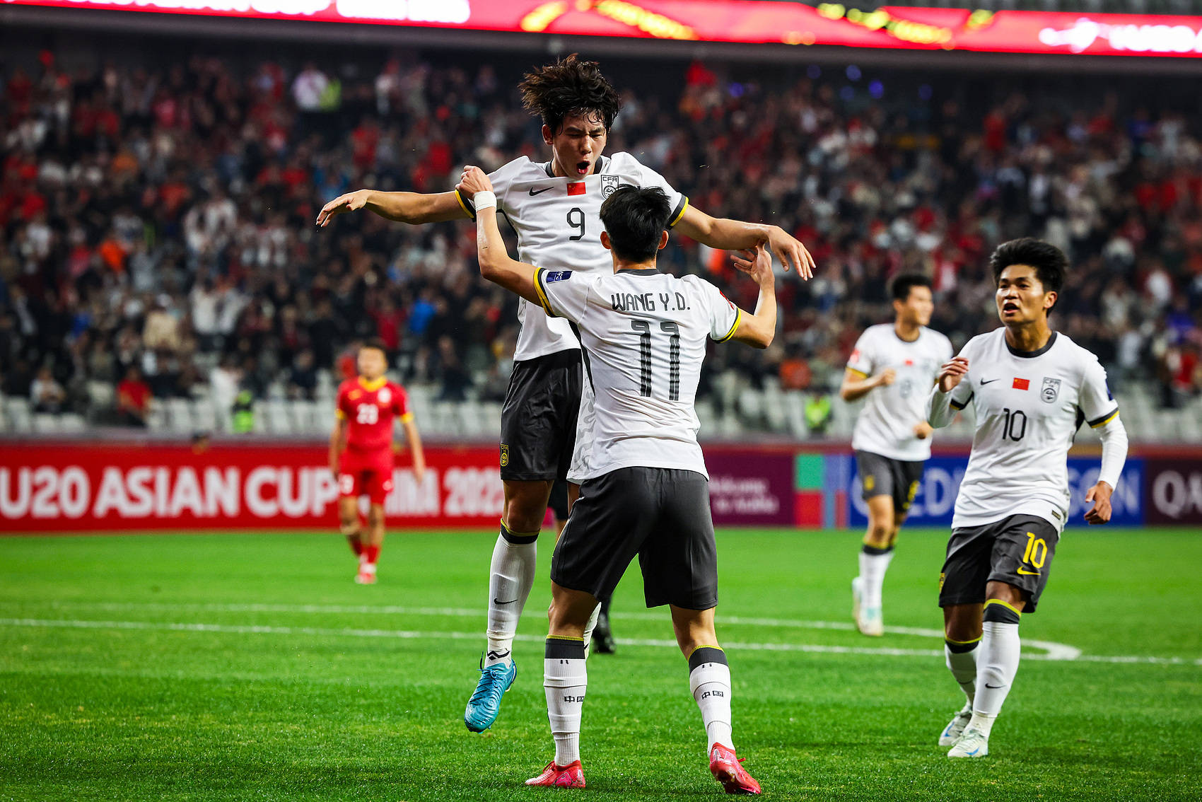 足球热血激荡!亚洲球队争夺荣誉的简单介绍 足球热血激荡!亚洲球队争夺荣誉的简单介绍