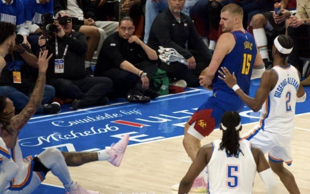 关于欧洲顶级篮球赛事中出现激烈对抗,谁将笑到最后?的信息 关于欧洲顶级篮球赛事中出现激烈对抗,谁将笑到最后?的信息