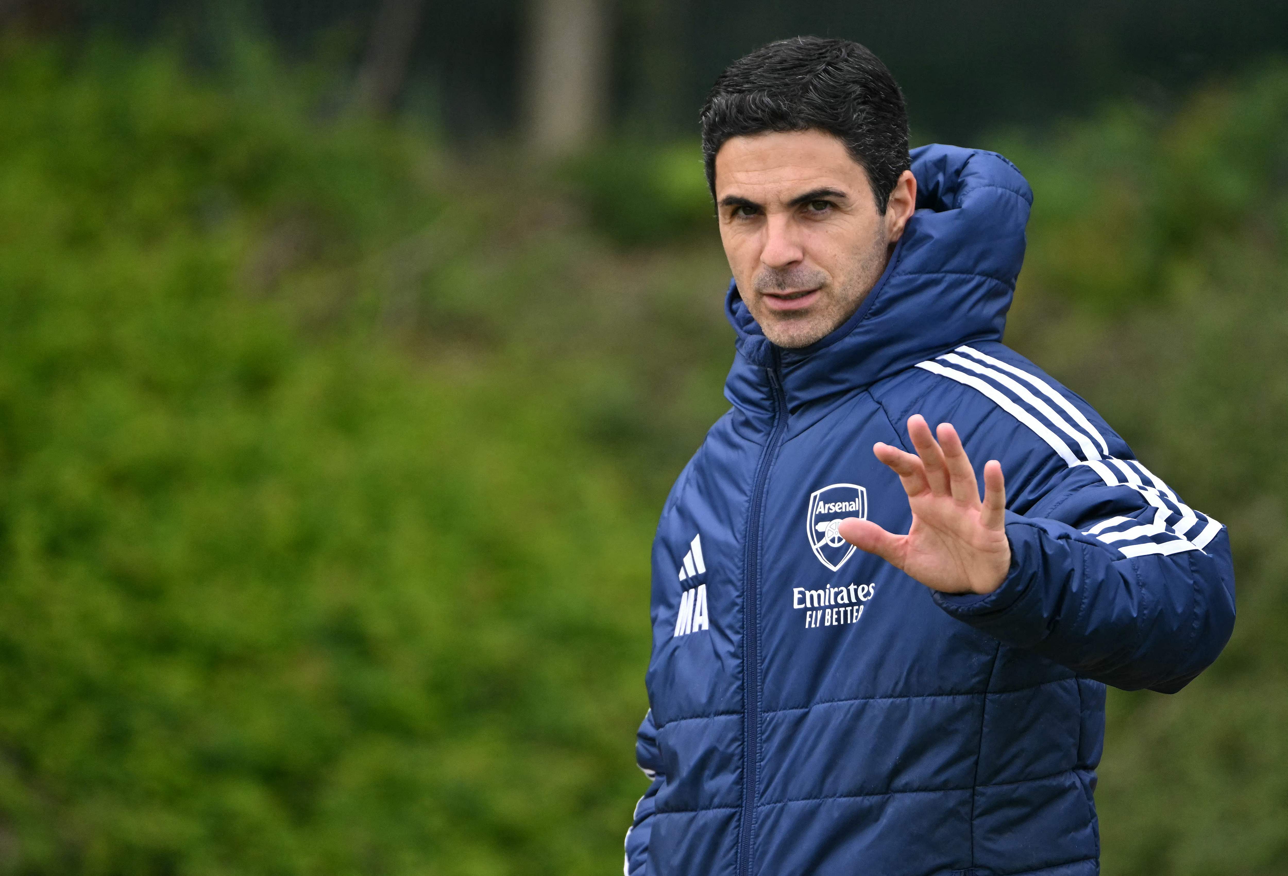 {随机}--包含阿森纳中场因家庭原因暂时离队，球队备战受影响的词条