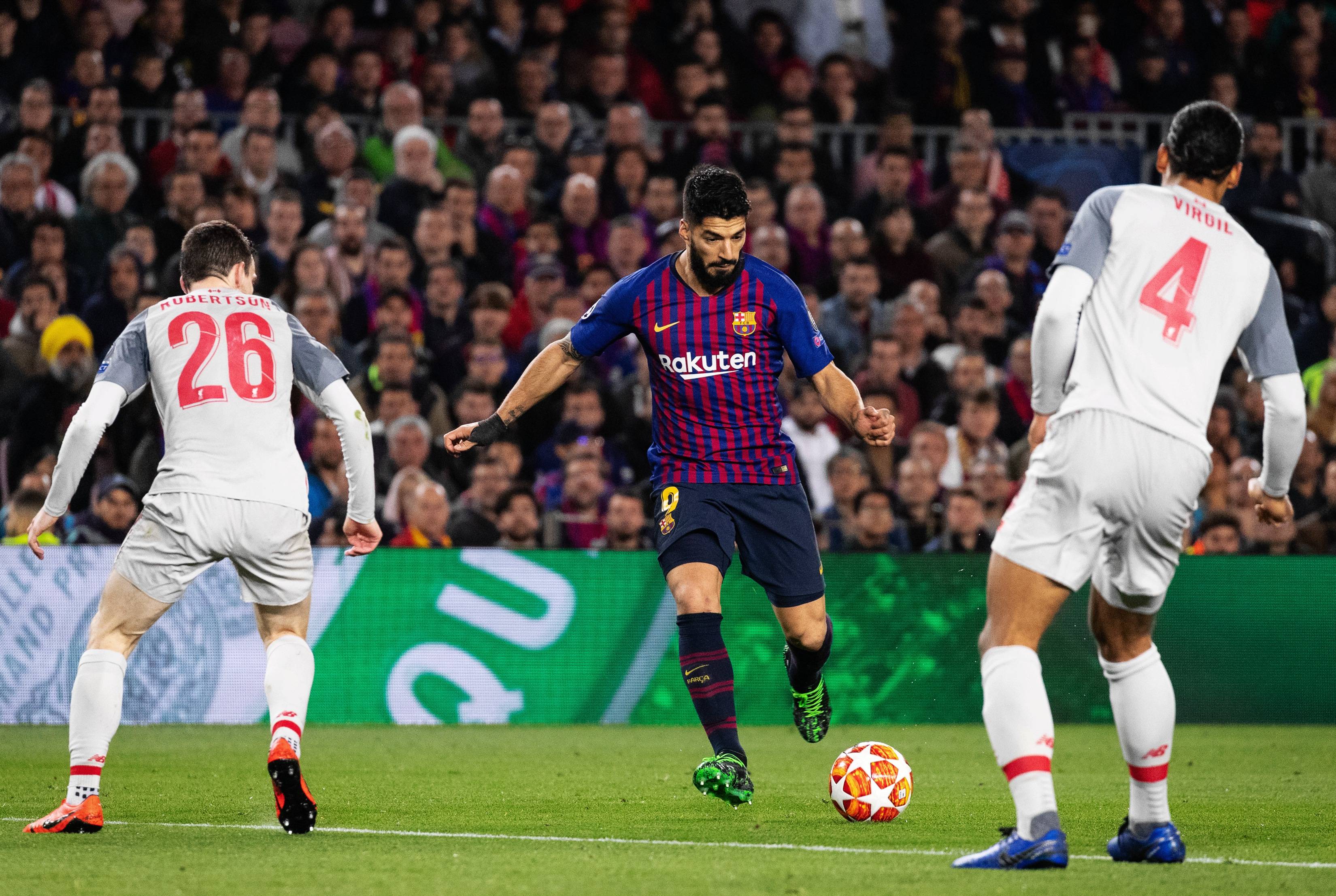 {随机}--巴塞罗那迎战马德里竞技，巅峰对决燃情上演的简单介绍