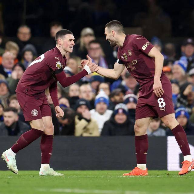 曼城大胜对手，继续领跑英超