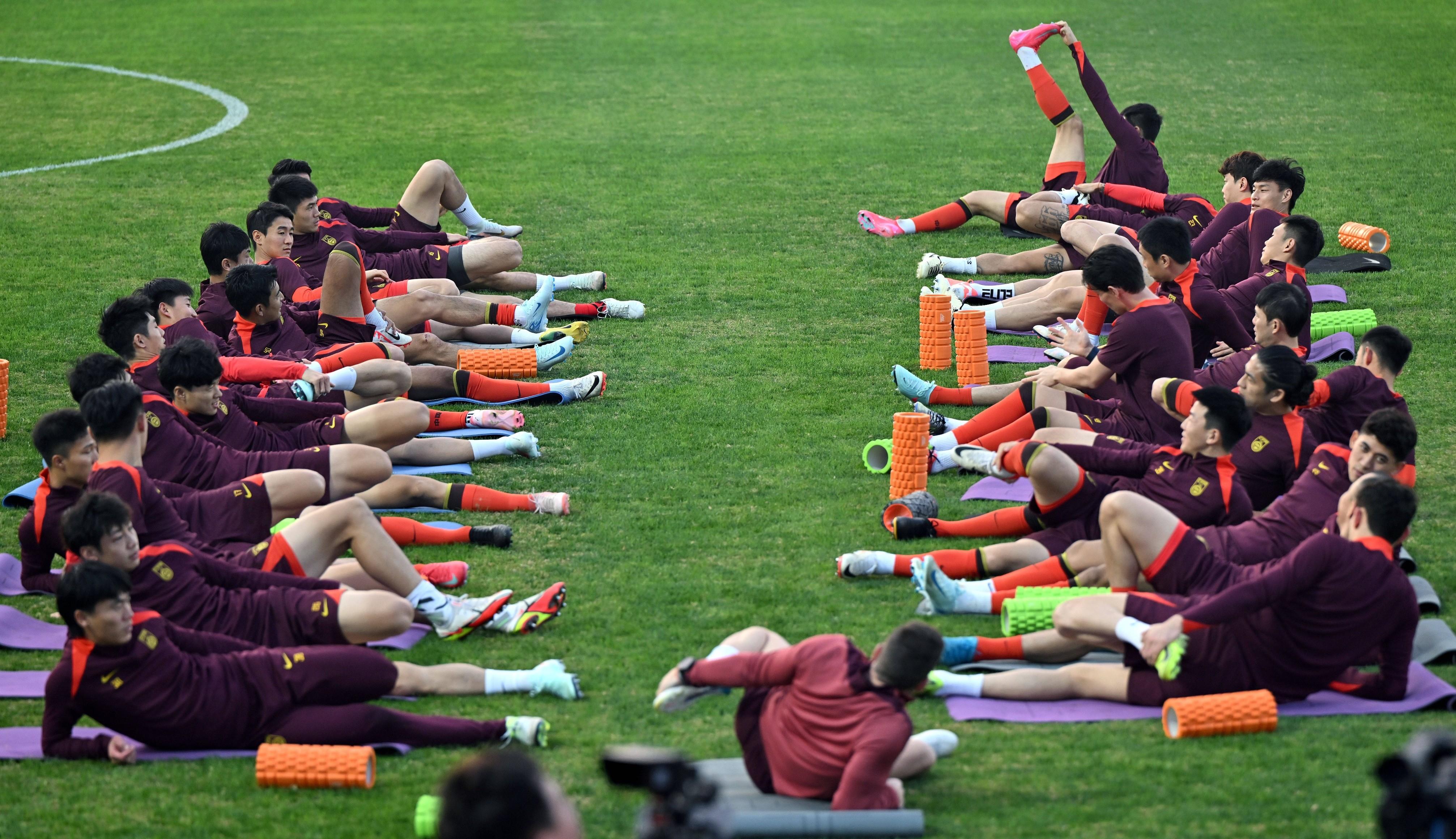阿尔及利亚女足士气正旺,备战激烈训练的简单介绍 阿尔及利亚女足士气正旺,备战激烈训练的简单介绍