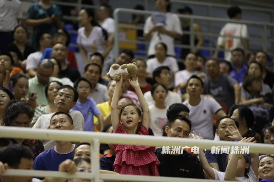 包含精彩纷呈!豪门球队互相拉锯的词条 包含精彩纷呈!豪门球队互相拉锯的词条