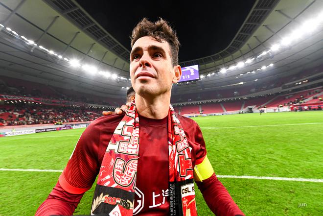 艰难比赛后,球员情绪波动大 艰难比赛后,球员情绪波动大