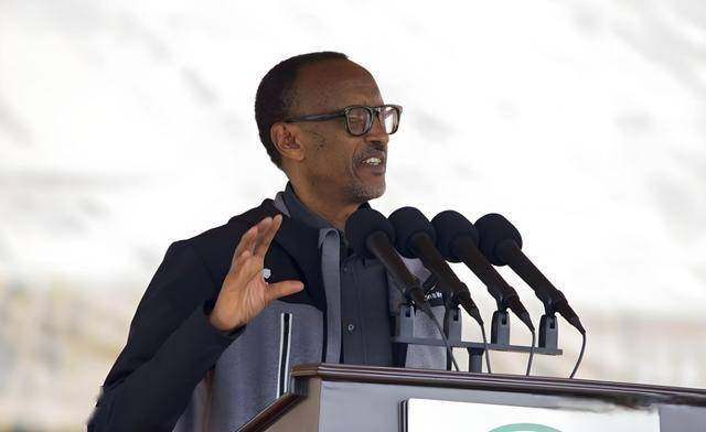 卢旺达自行车选手逆袭夺金,实现梦想 卢旺达自行车选手逆袭夺金,实现梦想