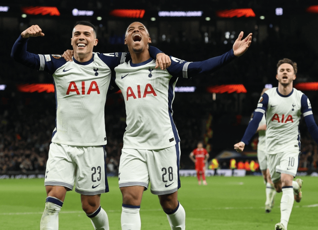 关于英超劲旅争相引援，冬季转会市场活跃的信息