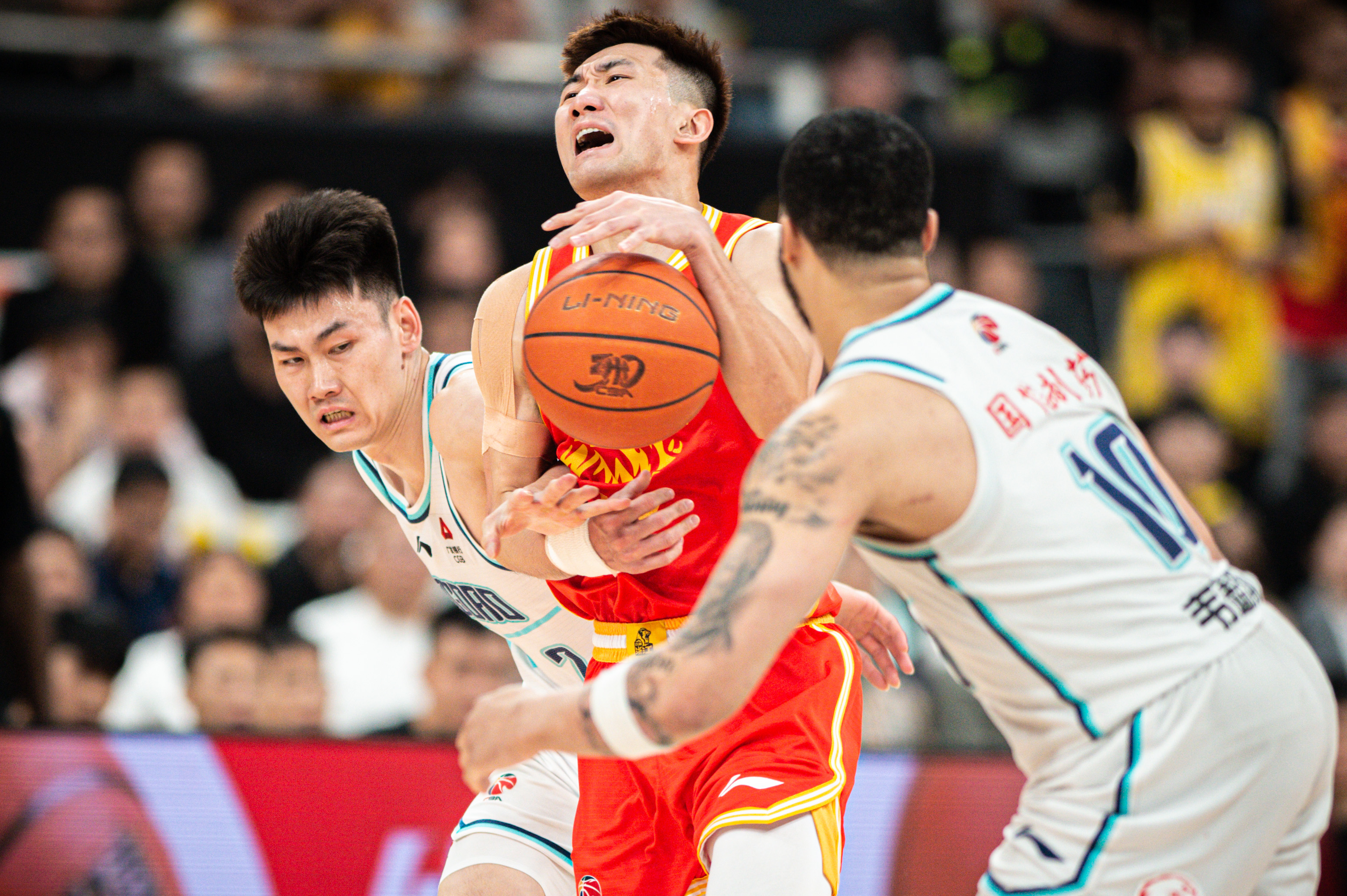 CBA球队取得关键胜利,晋级季后赛 CBA球队取得关键胜利,晋级季后赛