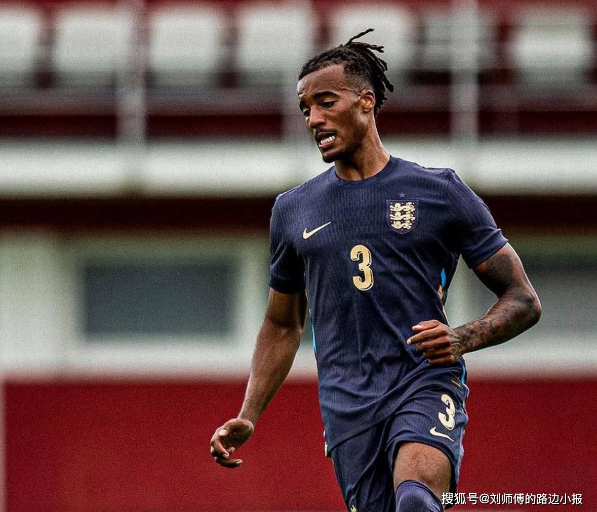 欧洲新星力压群雄,一战成名赢得掌声 欧洲新星力压群雄,一战成名赢得掌声