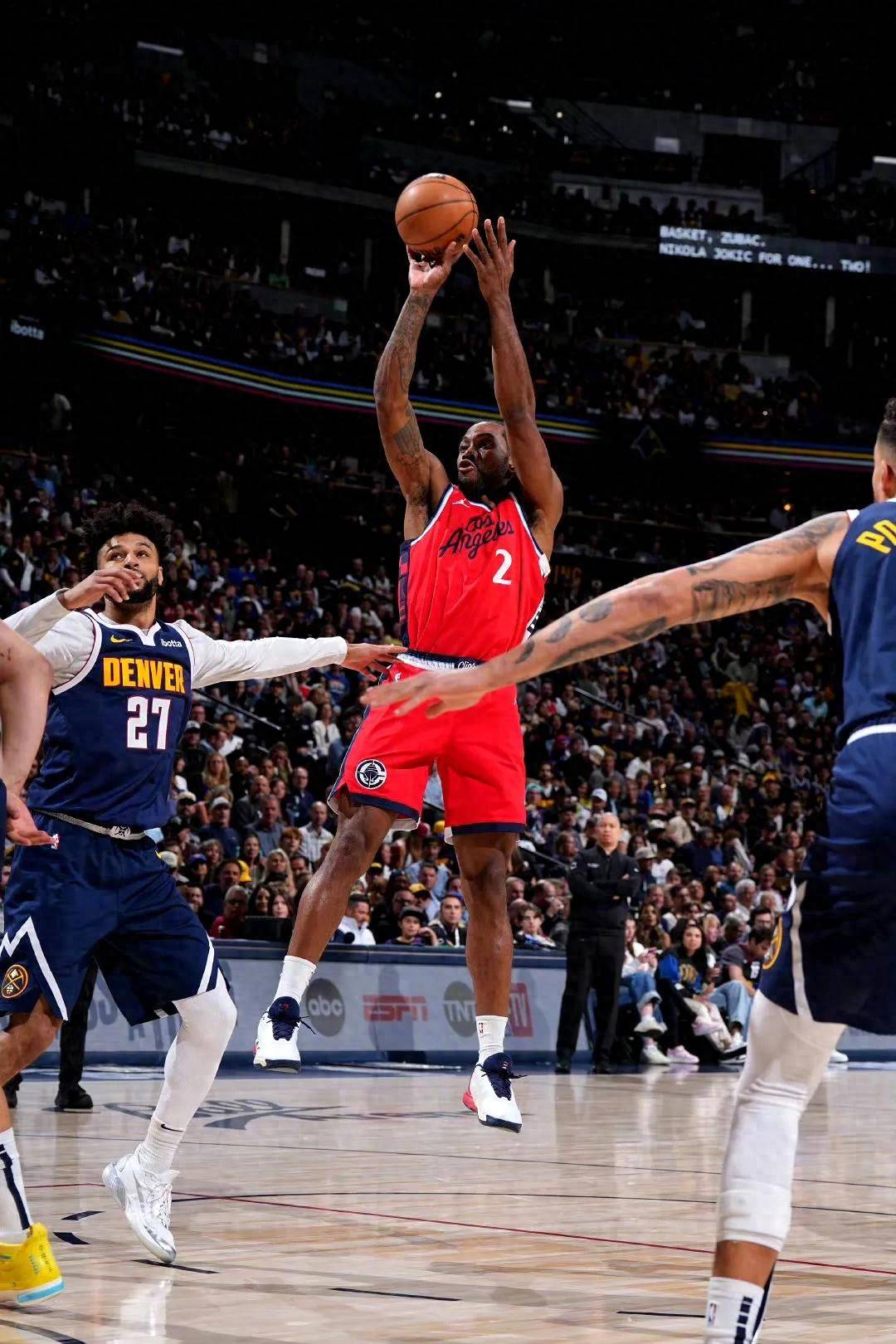 快船击败奇才,莱昂纳德分独霸全场,领袖霸气彰显 快船击败奇才,莱昂纳德分独霸全场,领袖霸气彰显