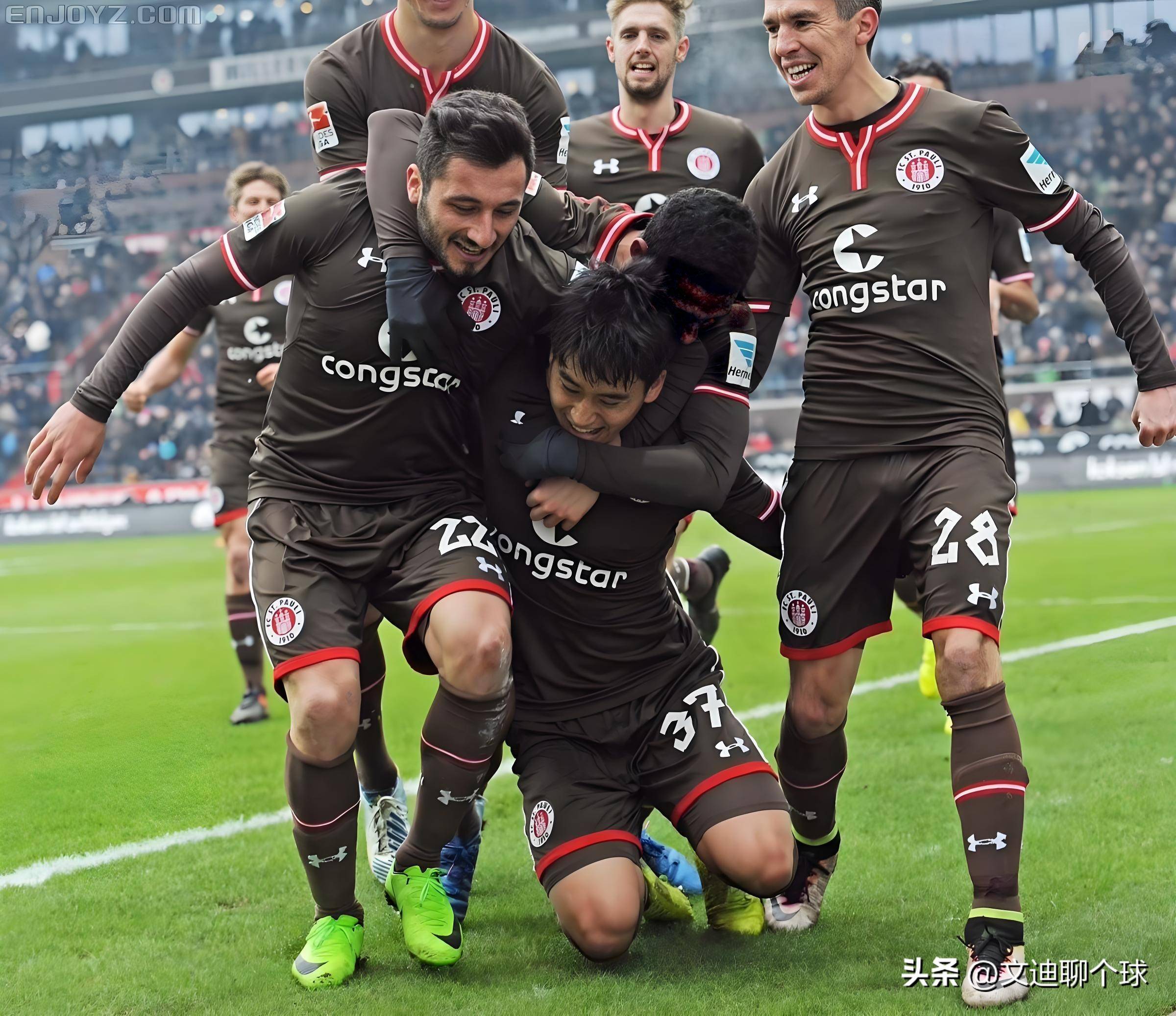 爱游戏娱乐-奥格斯堡主场连败沙尔克，保持低迷状态