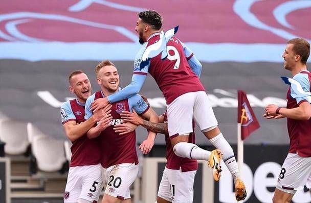 AC米兰绝杀佛罗伦萨,豪取联赛四连胜的简单介绍 AC米兰绝杀佛罗伦萨,豪取联赛四连胜的简单介绍