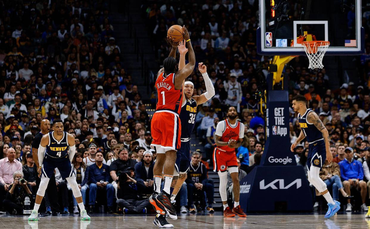 爱游戏-快船队主场大胜，赢得球迷认可的简单介绍