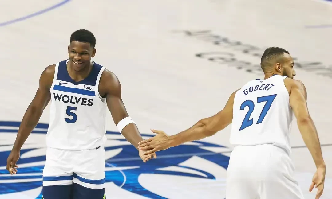 爵士主场告捷,戈贝尔内线防守稳健的简单介绍 爵士主场告捷,戈贝尔内线防守稳健的简单介绍