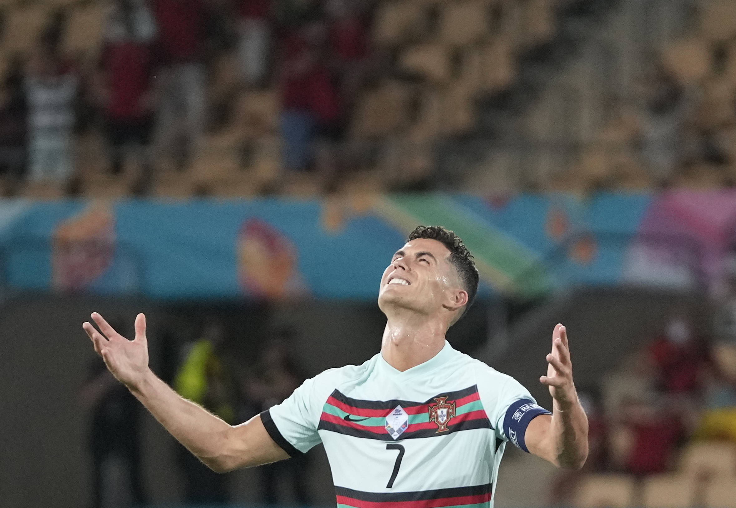 比利时连续取胜,轻松晋级欧锦赛! 比利时连续取胜,轻松晋级欧锦赛!