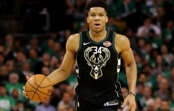 关于雄鹿客场蹂躏魔术,九连胜势不可挡的信息 关于雄鹿客场蹂躏魔术,九连胜势不可挡的信息