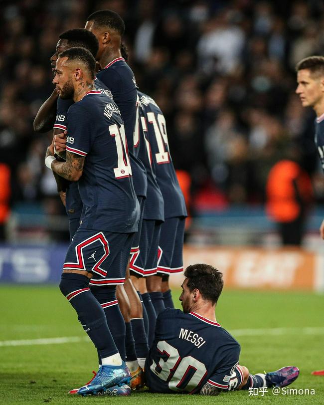 爱游戏大厅-梅西领衔巴黎圣日耳曼击败阿尔克马尔