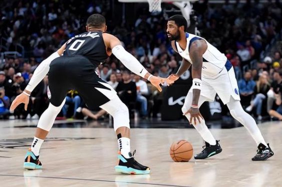 雄鹿击败老鹰,赢得九连胜 雄鹿击败老鹰,赢得九连胜