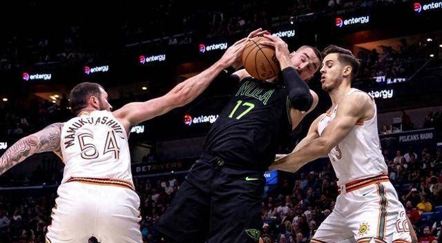 鹈鹕不敌马刺,遭遇连败 鹈鹕不敌马刺,遭遇连败