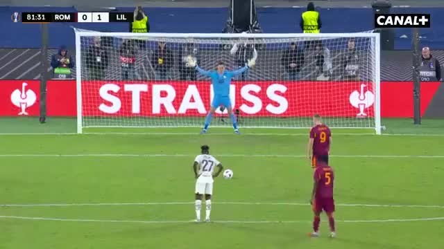 门将成功扑出点球，队伍胜出