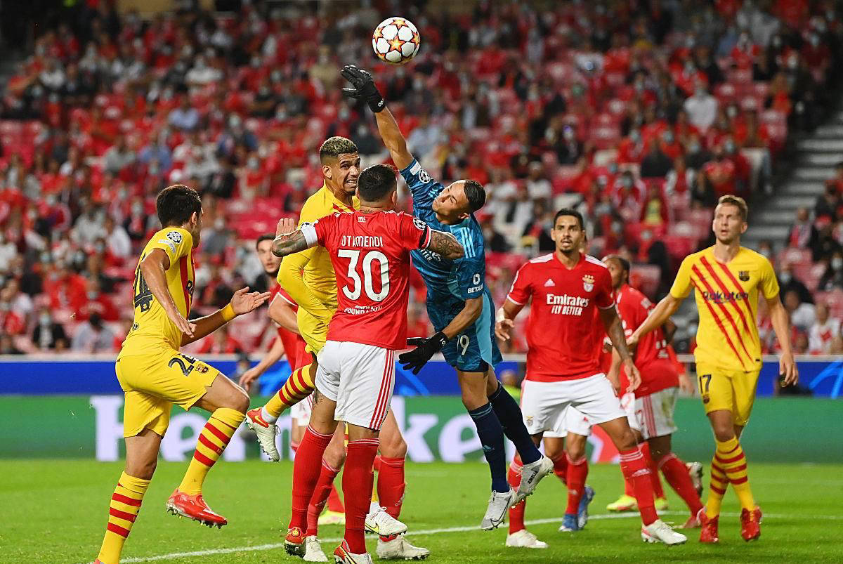 拜仁慕尼黑主场轻取对手，继续领先积分榜的简单介绍