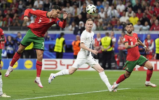 斯洛文尼亚队在激烈对抗中意外获胜